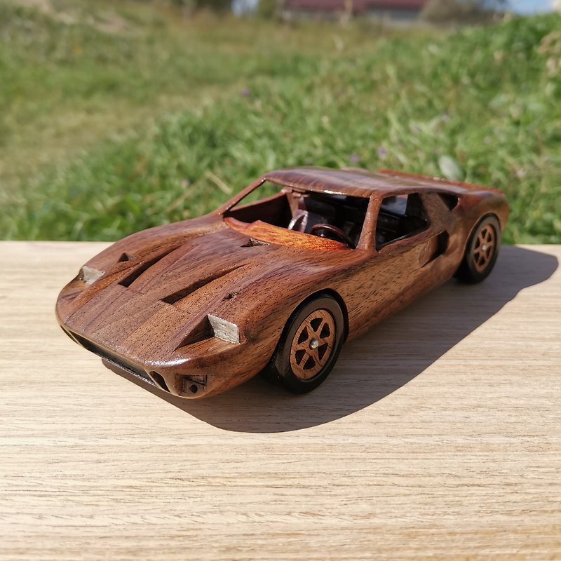 Custom made toy car model Ford GT40 1966 - ของวางตกแต่ง - ไม้ 