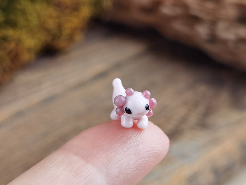 Glass figurines Glass axolotl figurine Tiny axolotl gifts miniature decor - Items for Display - Glass Pink