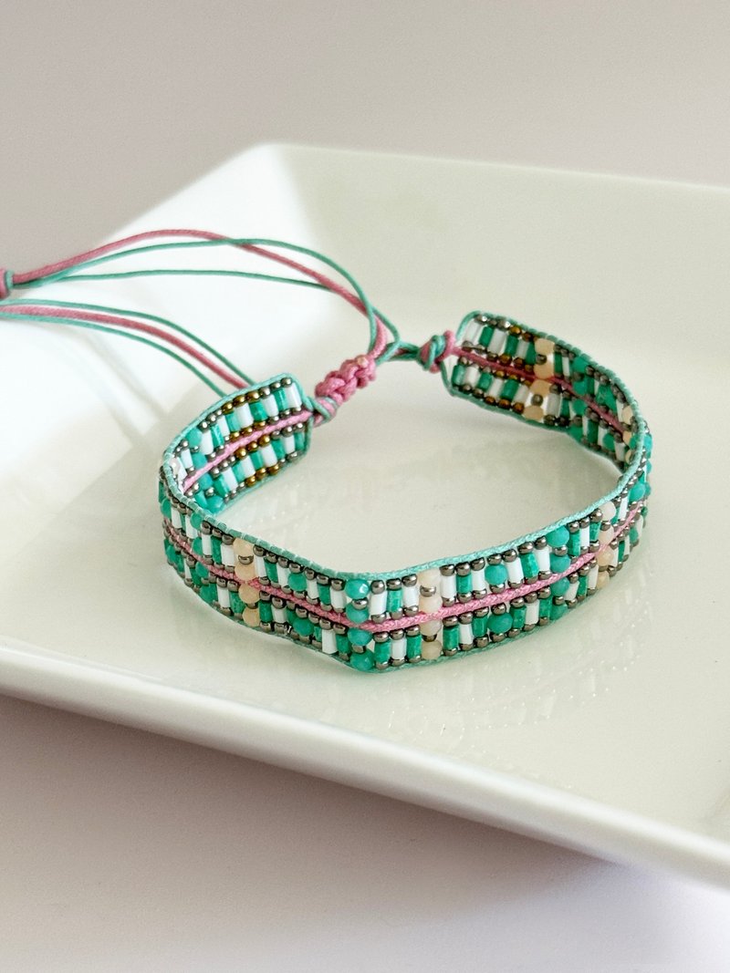 Indian glass beads bracelet - สร้อยข้อมือ - แก้ว สีเขียว