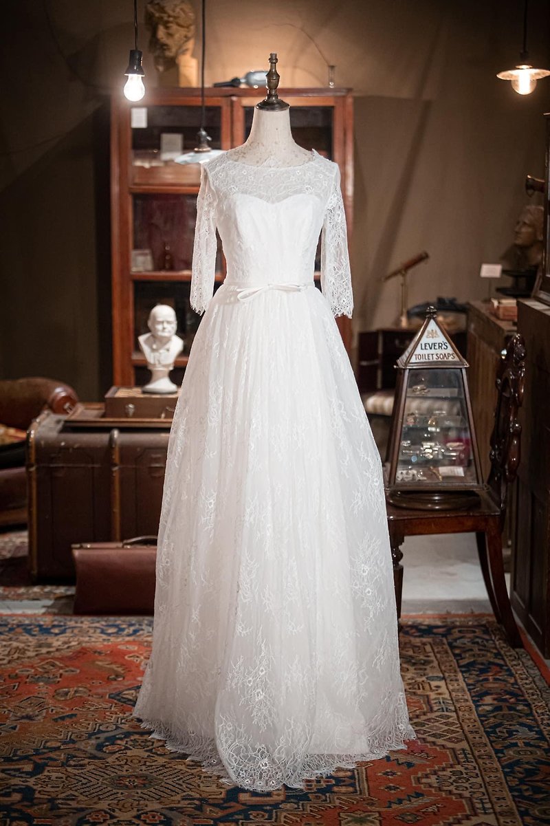 Light lace simple cutting wedding gown - ชุดราตรี - ผ้าฝ้าย/ผ้าลินิน ขาว
