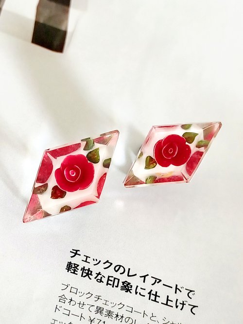 老時光製造所 vintage jewelry 早期老件賽珞珞玫瑰 夾式耳環