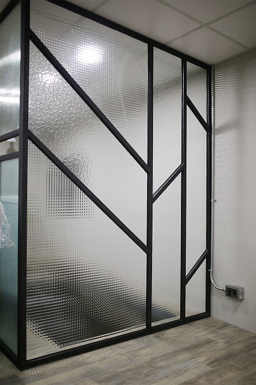 銳龍工藝設計 工業風鐵件斜紋花玻璃屏風/可客製各尺寸樣式