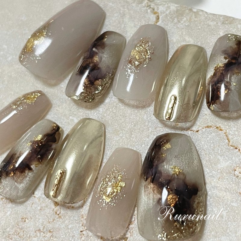 煙燻米色美甲、磁性美甲、大理石美甲 - 指甲油/指甲貼 - 樹脂 卡其色