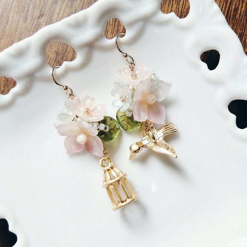 串珠 編織耳環 繡球花束 小鳥 鳥籠 精緻 可改夾式 - 手鍊/手環 - 其他材質 粉紅色