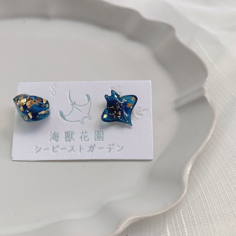 [Small earring series] Deep sea mineral asymmetric earrings, earrings/ Clip-On - Earrings & Clip-ons - Resin Blue