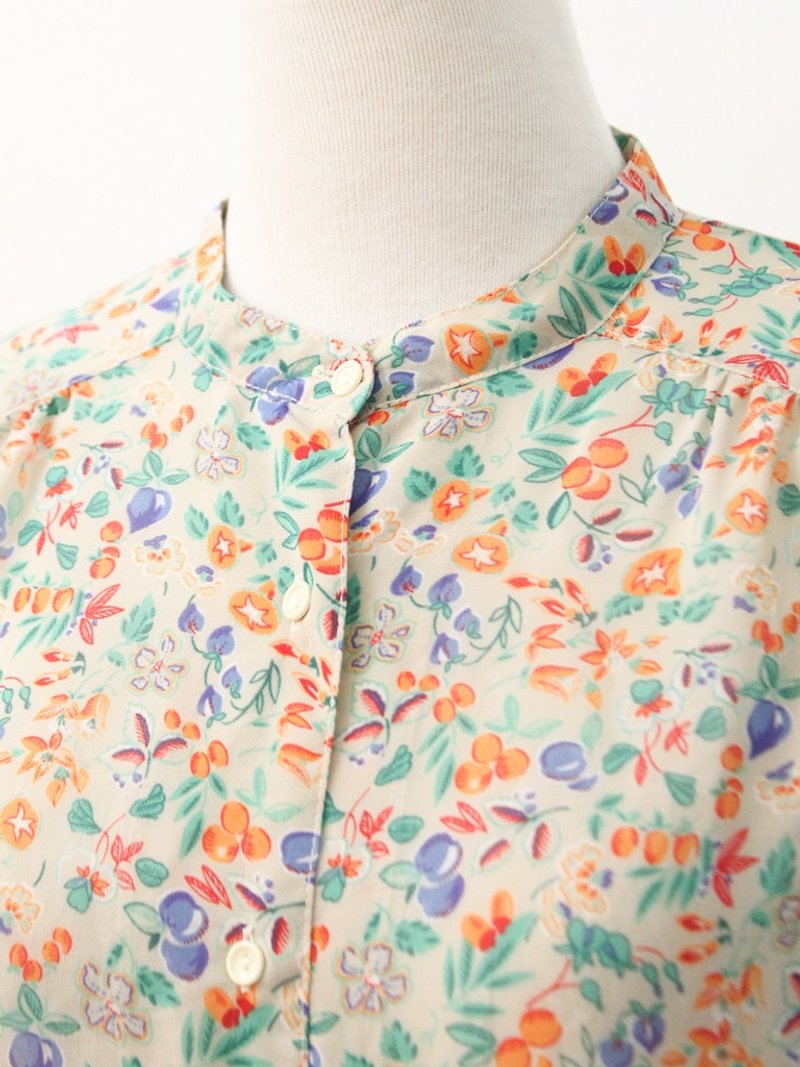 Vintage Japanese Short-Sleeved Khaki Floral Vintage Shirt Vintage Blouse - เสื้อเชิ้ตผู้หญิง - เส้นใยสังเคราะห์ สีกากี