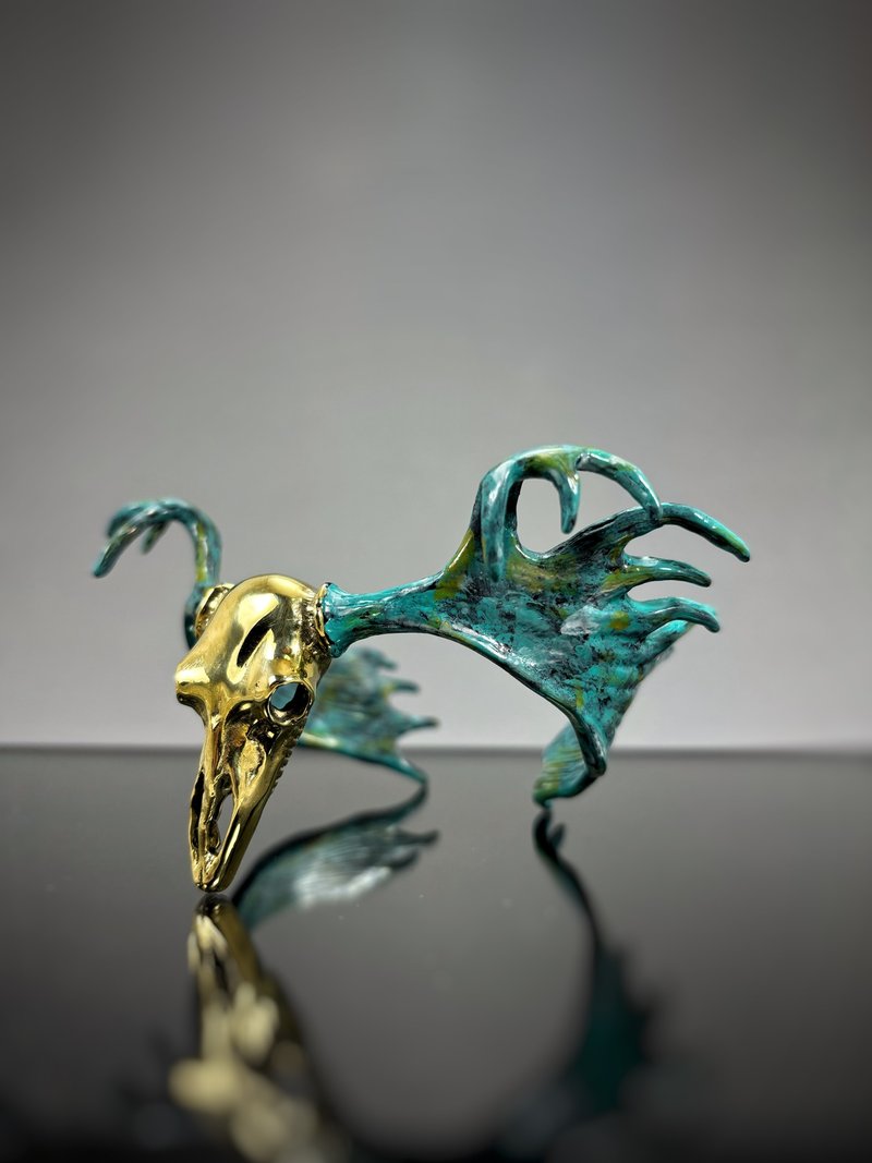 Moose Skull Bangle Bracelet in Brass, Patina Horns. - สร้อยข้อมือ - โลหะ 