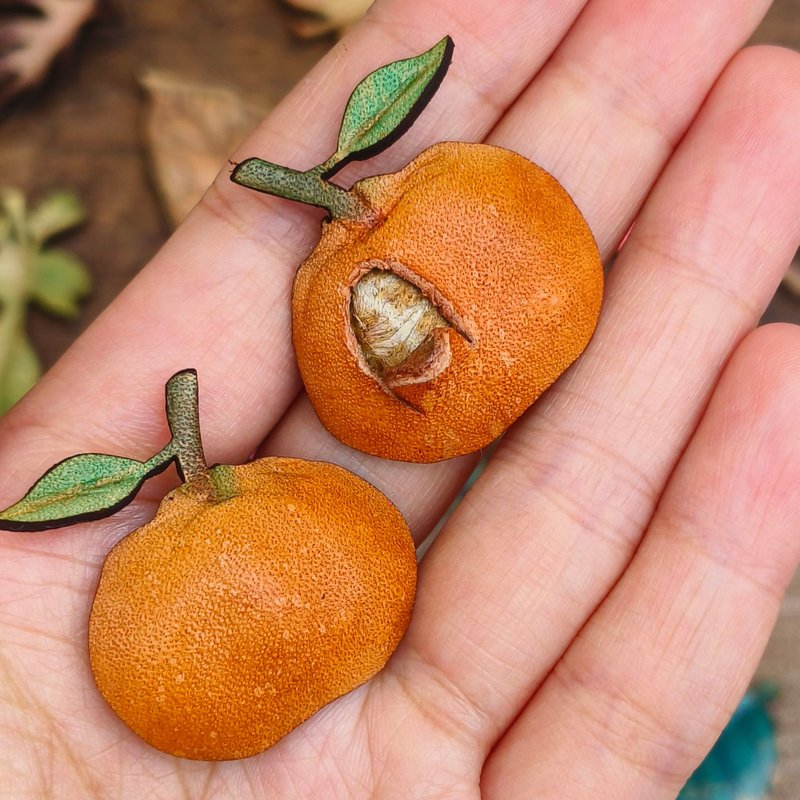 [Orange/single] hand-dyed leather/fruit style/orange/pin/magnet - Brooches - Genuine Leather Orange