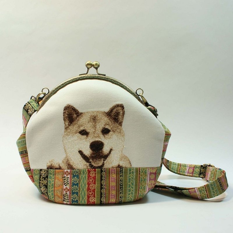 Type export gold embroidery 20cmU oblique backpack 03- Shiba Inu - กระเป๋าแมสเซนเจอร์ - ผ้าฝ้าย/ผ้าลินิน สีเขียว