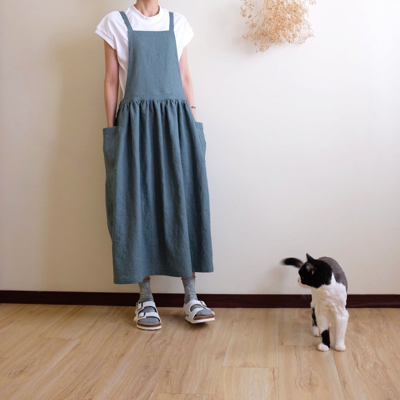 日常手作服 心裡住著小女孩  灰薄荷綁帶工作圍裙  亞麻 - 洋裝/連身裙 - 棉．麻 藍色