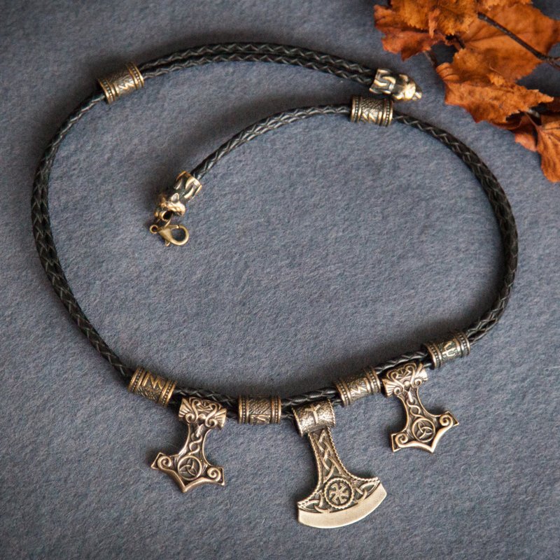 Thor hammer and axe pendant on black leather cord. Mjolnir necklace. Man jewelry - 項鍊 - 其他材質 橘色