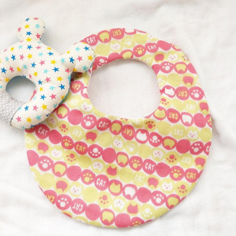 Cat circle. Japanese sixfold double-sided bib (name can be embroidered) - Bibs - Cotton & Hemp Pink