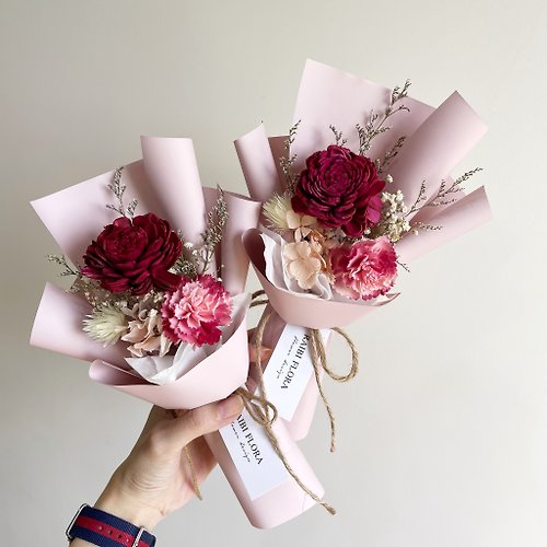 Raibi Flora 現貨 不朽的愛 ; 母親節雙色康乃馨花束 乾燥花花束 玫瑰 送禮