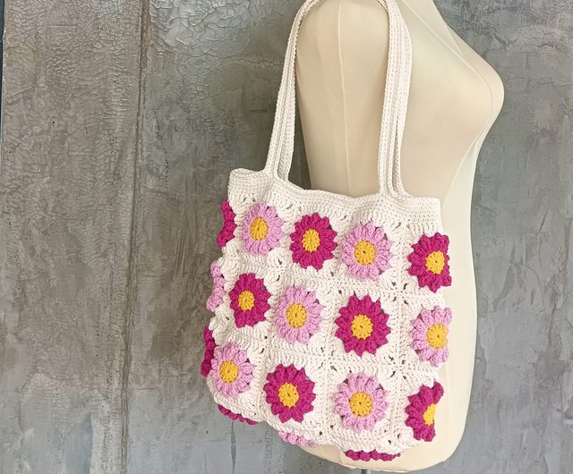 グラニースクエアの花かぎ針編みバッグ。 - ショップ siriwanbag