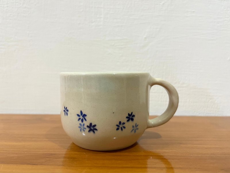 Handcrafted Ceramic Mug - Mugs - Pottery White