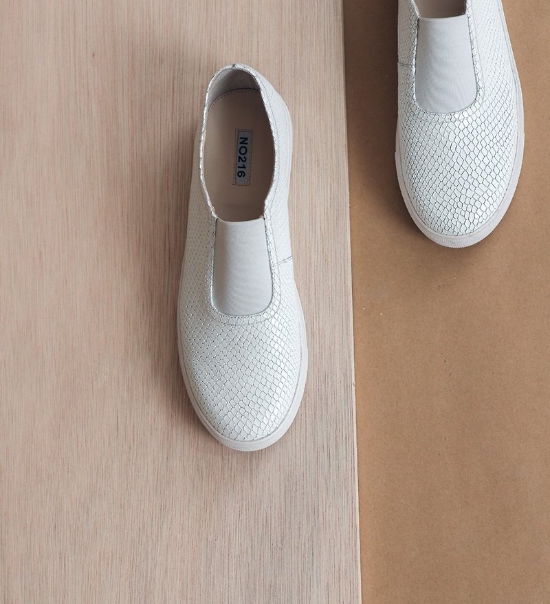 Square bandage comfortable casual shoes embossed white - Women's Casual Shoes - Genuine Leather White