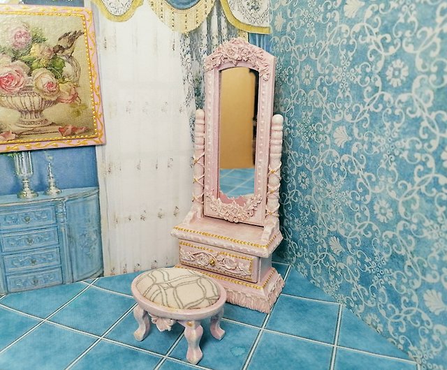 1:12スケール。鏡と椅子が付いている化粧台。ドールハウスのミニチュア。 - ショップ OlgaDollhouseArt 人形・フィギュア -  Pinkoi