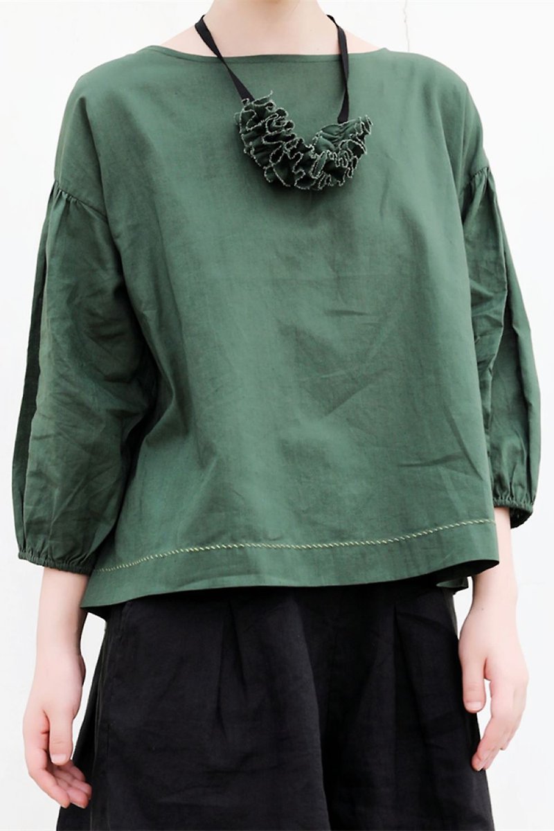 【掷布为衣ZBWY】小众春夏长绒棉亚麻森林绿灯笼袖套头上衣含挂饰 - 女裝 上衣 - 棉．麻 綠色