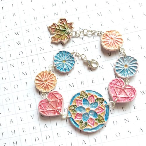 clay-to-say Best Wishes - A chrysanthemum flower polymer clay bracelet