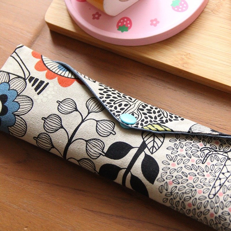 Green wind chopsticks chopsticks bag ~ geometric flower storage bag. Green chopsticks bag - กล่องเก็บของ - ผ้าฝ้าย/ผ้าลินิน สีกากี