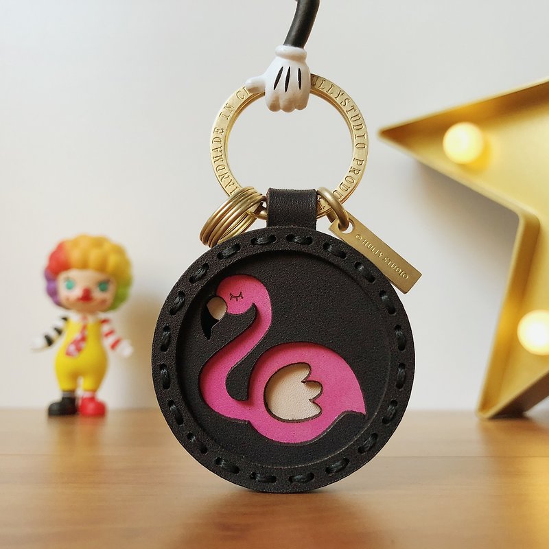 Flamingo original design leather keychain pendant couple birthday gift for boyfriend and girlfriend customized gifts - ที่ห้อยกุญแจ - หนังแท้ สีดำ