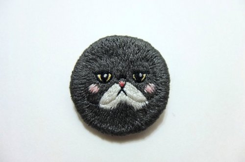 小丸貓刺繡釦針