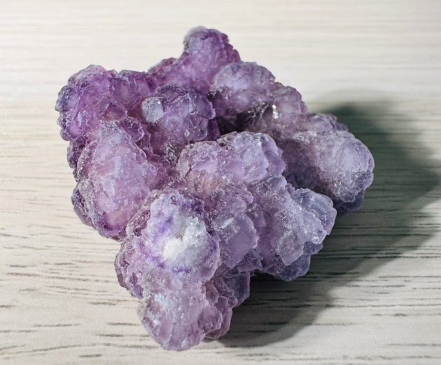 貴州パープル石紫泡玉鉱物原石標準磁場浄化水晶クラスター - ショップ rainxpluie 置物 - Pinkoi