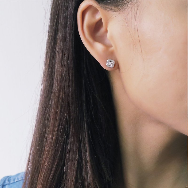 Shine Square M-Silver Earrings (White K Gold) - ต่างหู - เงินแท้ สีเงิน