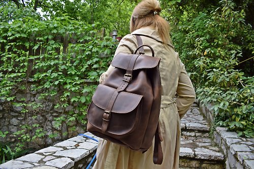 LeatherStrata Waxed Leather Backpack Handmade of Full Grain Leather Extra Large Size