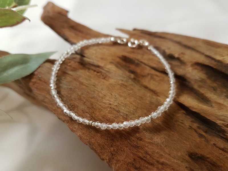 Pure‧ White Crystal Sterling Silver String Bracelet April Birthstone - Bracelets - Crystal Transparent