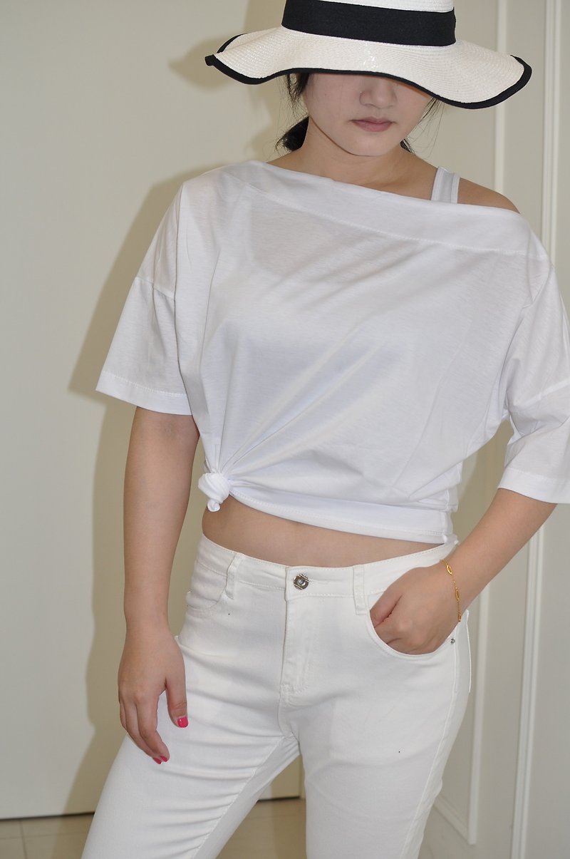 Flat 135 X Taiwanese designer series thin summer cotton comfortable fabric short-sleeved top - กางเกงขาสั้น - ผ้าฝ้าย/ผ้าลินิน ขาว