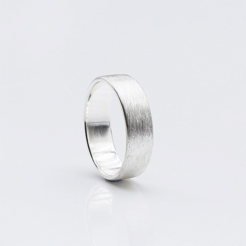 Brushed sterling silver ring - แหวนทั่วไป - เงินแท้ สีเงิน