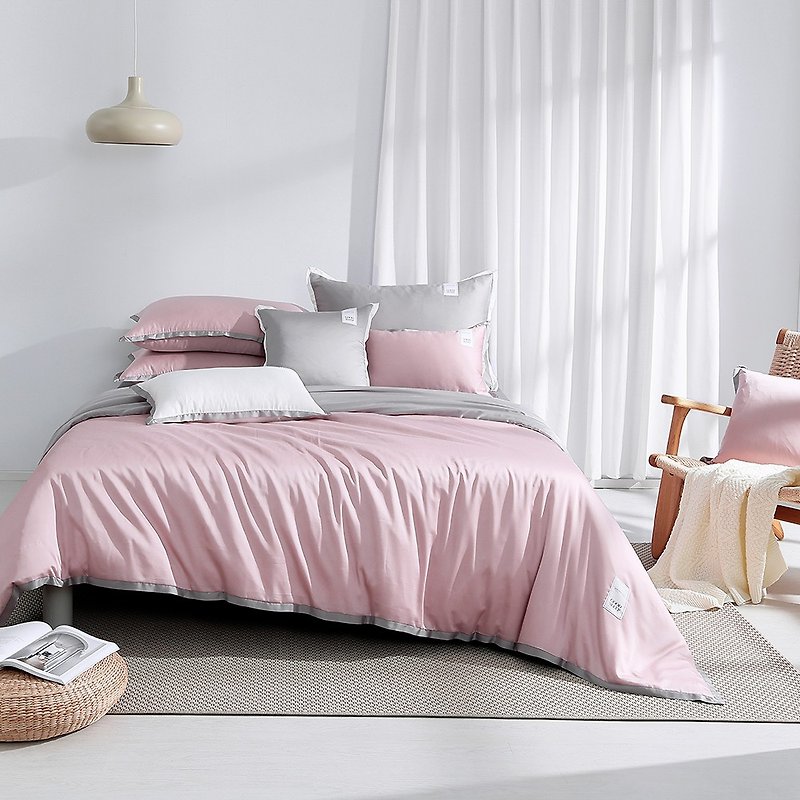 經典純色-300織紗萊賽爾纖維-天絲薄被床包組(薄櫻粉) - 寢具/床包 - 其他材質 粉紅色