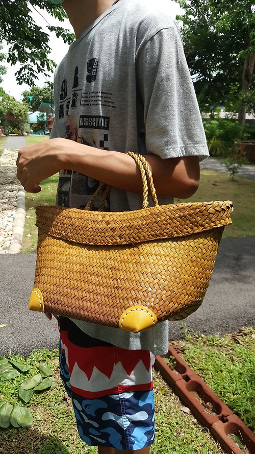 bangkokcrafter BANGKOK CRAFTER: A tiny yellow krajood bag ready for young people to go to work