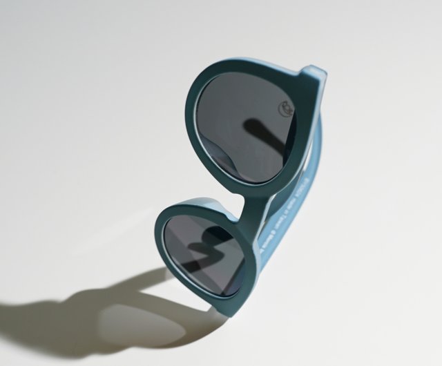 「サングラス by Miffy x RENE」ミッフィーサングラス Some Bunny Loves You Rose Gold Sunglasses | REVE by RENE x Miffy