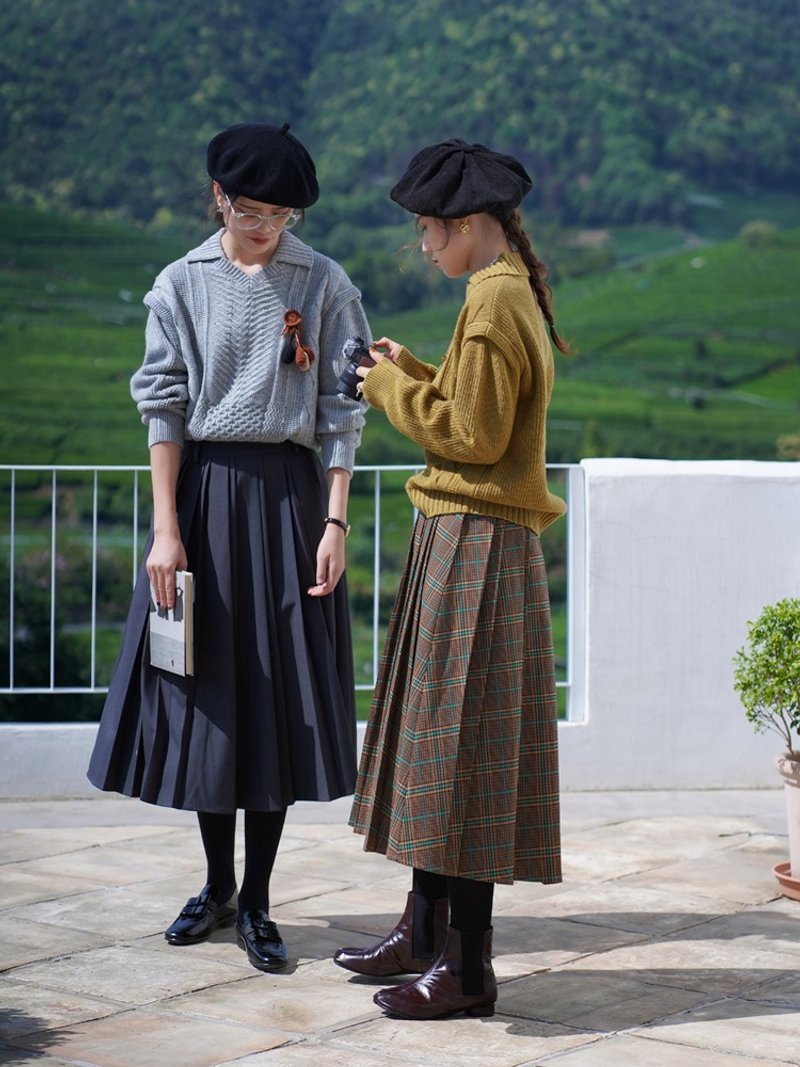 Grey/Brown Plaid Nutcracker French Vintage Plaid Pleated Skirt Autumn and Winter Thin All-match Skirt - กระโปรง - ไฟเบอร์อื่นๆ สีเทา