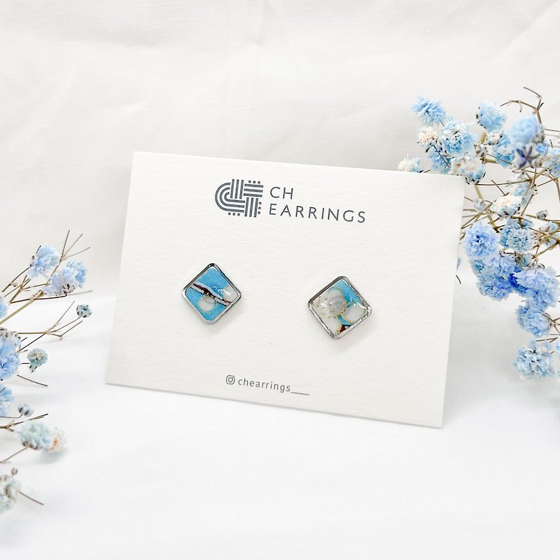 Chearrings | Japanese Paper Resin Square Stud Earrings - Earrings & Clip-ons - Paper Blue