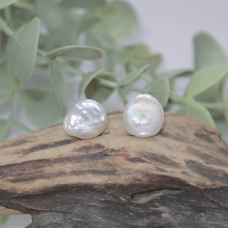 Girly pearl earrings - ต่างหู - ไข่มุก ขาว