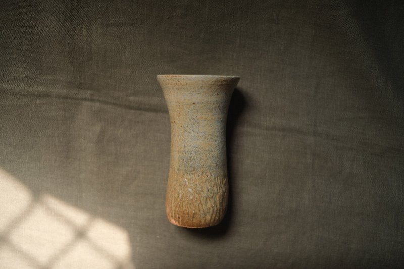 赤紐作土・灰泥・冰河・樹痕・花瓶 - 花瓶/花器 - 陶 咖啡色