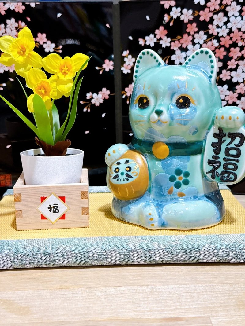 【綠晶招福】日本清水燒 | 綠色花結晶達摩招財貓 - 招福開運 - 擺飾/家飾品 - 瓷 綠色