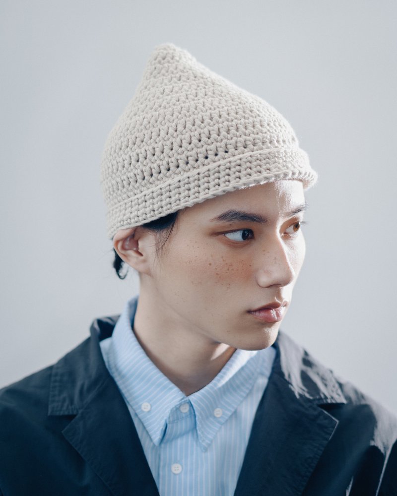 K046 手工編織栗體尖頂毛帽 - 淺卡 - 帽子 - 棉．麻 白色