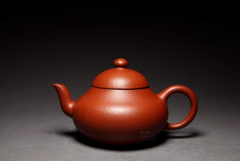 【梨形】炎黃大地藝術 胖老闆 龍山堂 傳統手工 黃龍山朱泥大紅 - 茶具/茶杯 - 陶 咖啡色