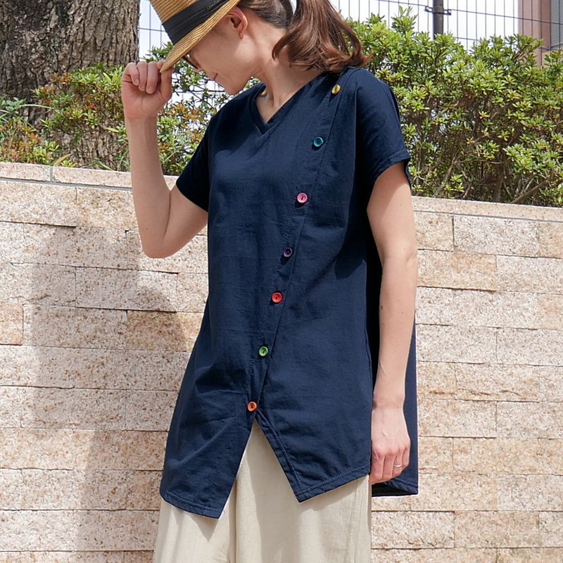 [Resale] Warm colorful wood buttons, irregular hem, V-neck, French sleeves, T-shirt, tunic, d-tp008 - Women's Tops - Cotton & Hemp Multicolor