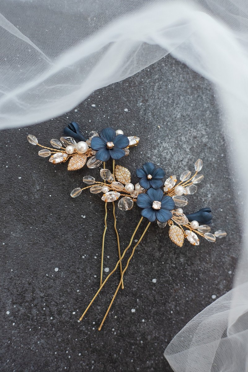 Navy blue flower jewelry set, Wedding earrings, Bridal dark hair clip set - 耳環/耳夾/耳骨夾 - 黏土 藍色