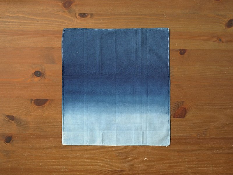 Aizen Handkerchief - Green Man's blue gradient - อื่นๆ - ผ้าฝ้าย/ผ้าลินิน สีน้ำเงิน