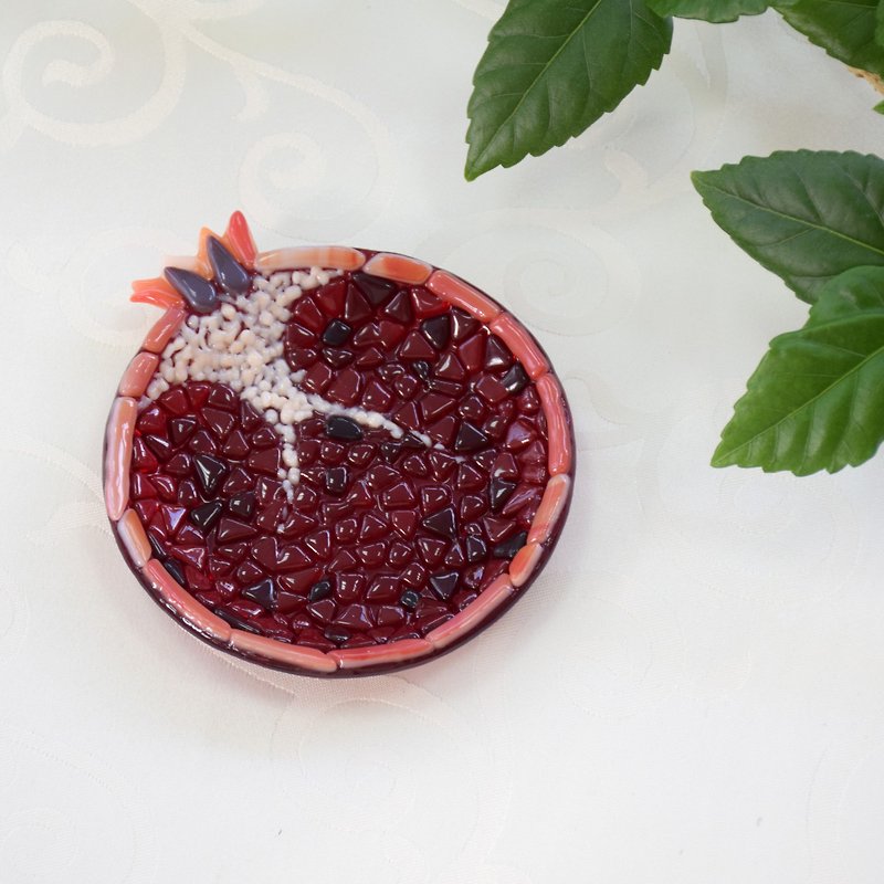 Red fused glass serving dish Pomegranate for fruit, cake or cheese (Small) - จานและถาด - แก้ว สีแดง