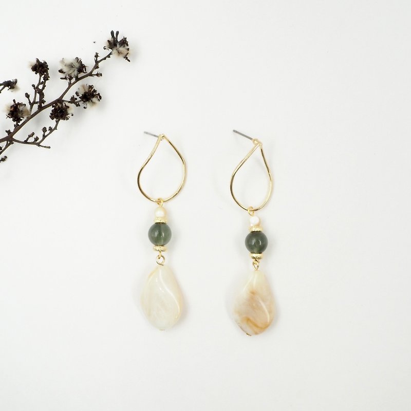 Design section. Green hair crystal mother-of-pearl temperament leaf steel needle earrings - Earrings & Clip-ons - Gemstone 