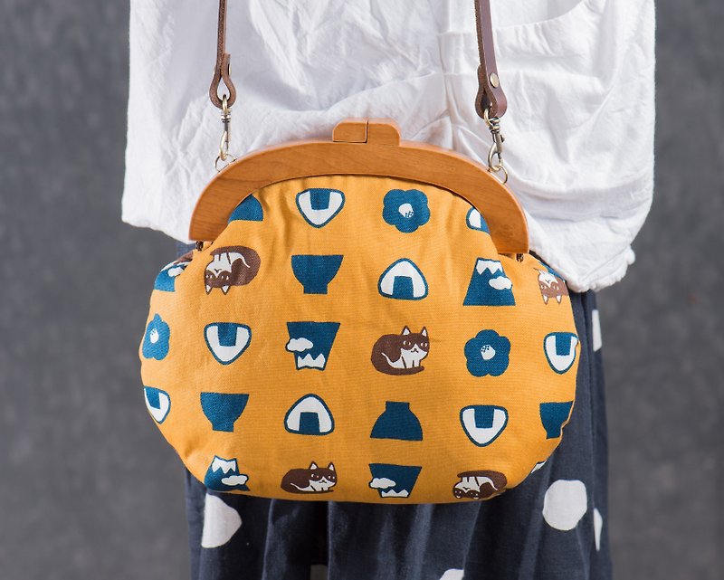 [Cat Rice Ball Mount Fuji] Vintage Wooden Mouth Gold Bag-Large Model#gift#supercute#cat - Messenger Bags & Sling Bags - Cotton & Hemp Brown