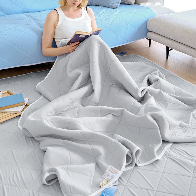 Korean style 3D breathable cooling quilt double quilt with cool feeling at home ice quilt cooling summer ice gauze quilt with cool feeling - Blankets & Throws - Other Man-Made Fibers 