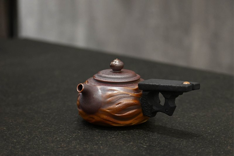 | 170cc | 柴燒造型側把茶壺 茶壺 柴燒壺【臻麟陶藝】 - 茶壺/茶杯/茶具 - 陶 